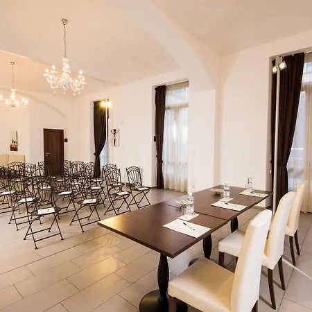 Santa Giulia E تورينو