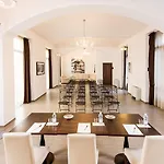 Santa Giulia E מלון דירות 4*